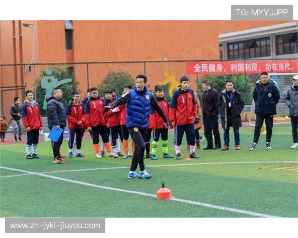 青少年足球技能提升与发展路径探索 CBA体系化教学方案解析